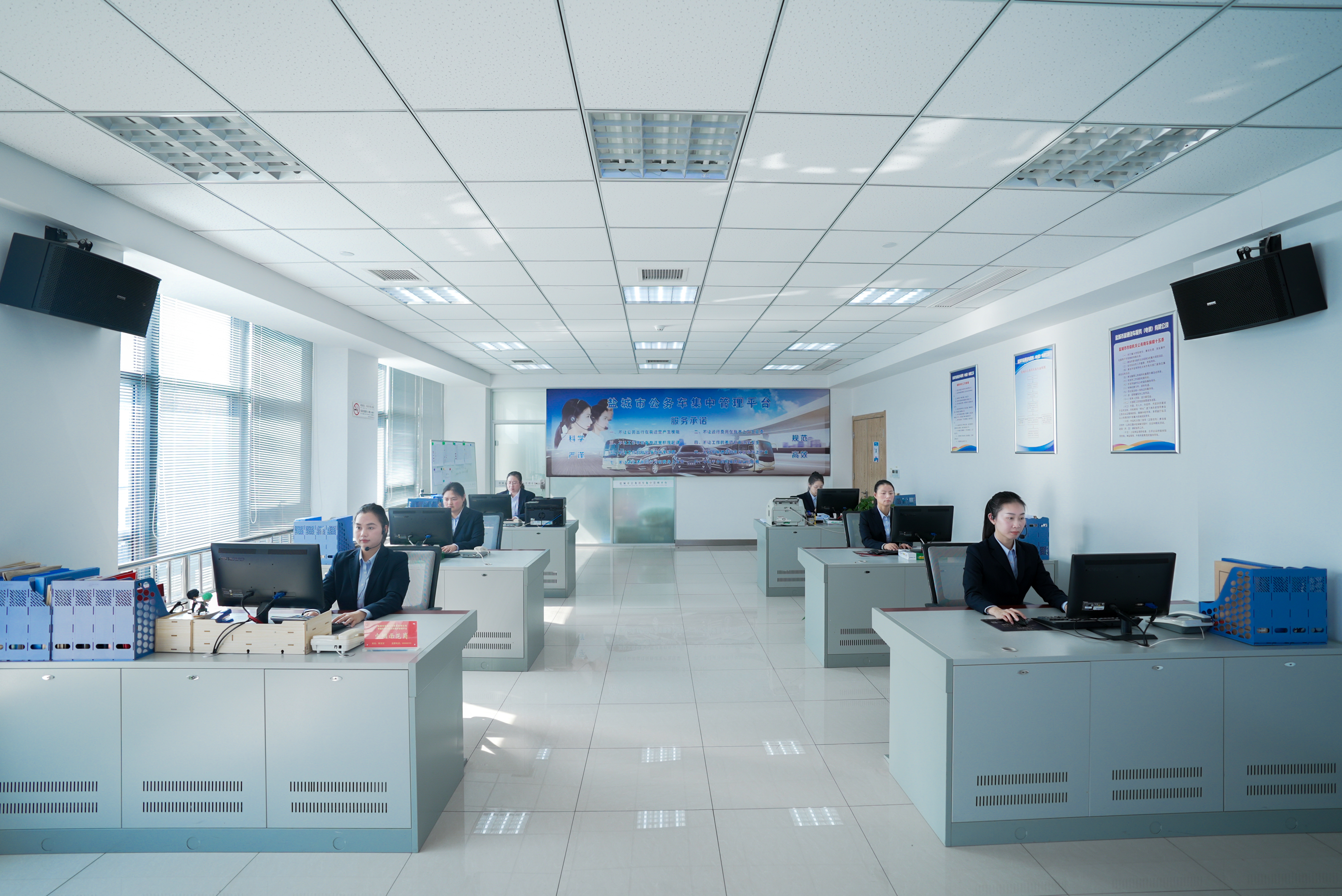 公车平台1.jpg 公车平台1.jpg