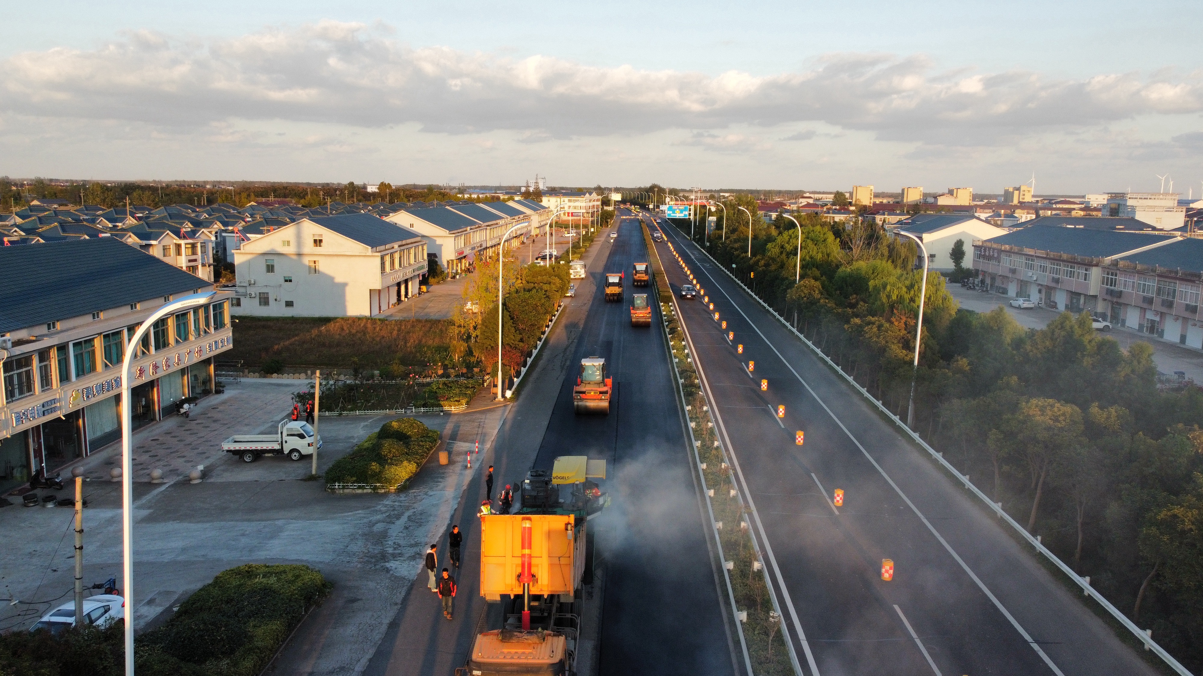 3.5超粘韧抗滑磨耗层 (4).jpg 3.5超粘韧抗滑磨耗层 (4).jpg