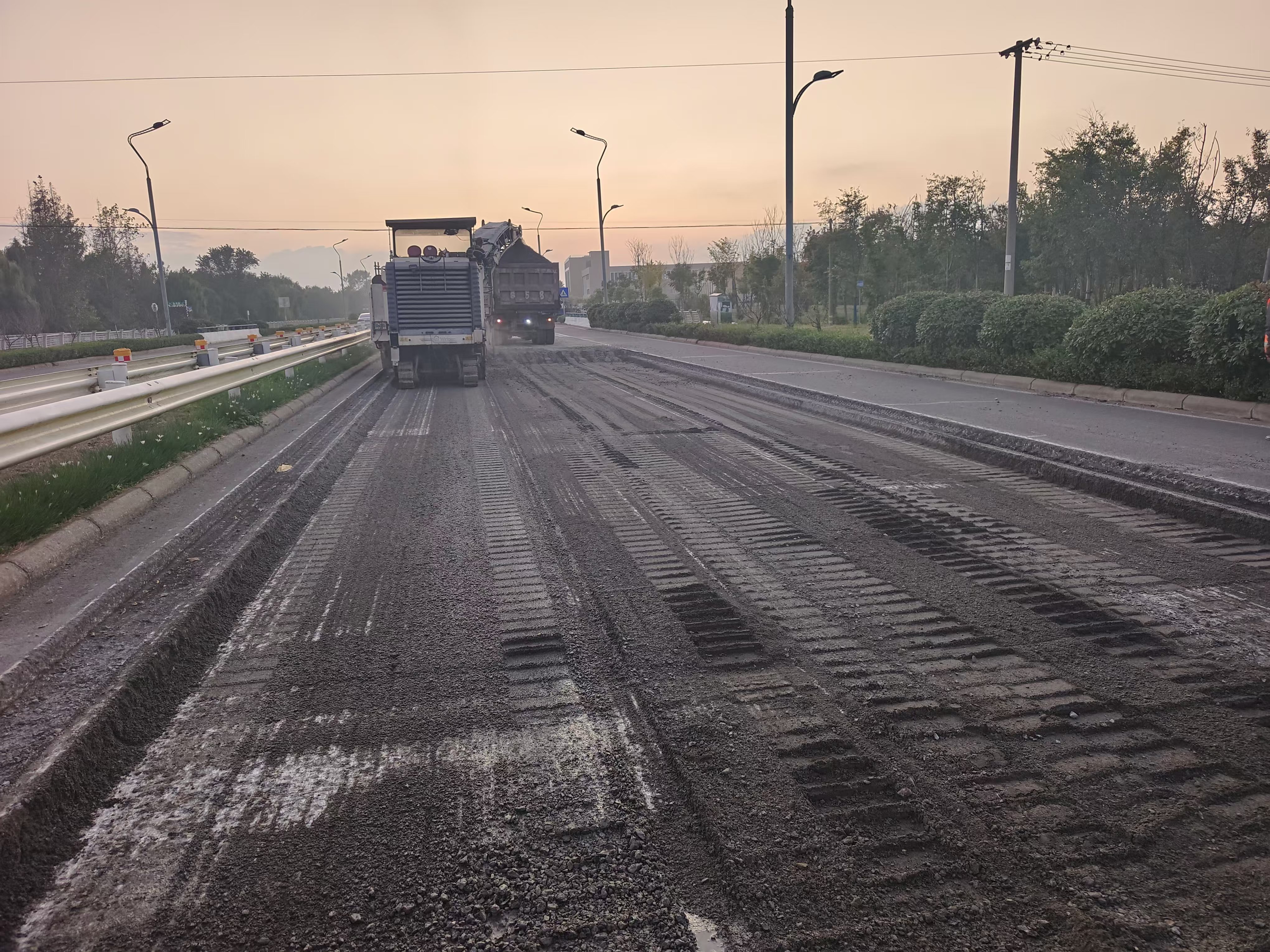 3.1对标定区域进行挖补.jpg 3.1对标定区域进行挖补.jpg